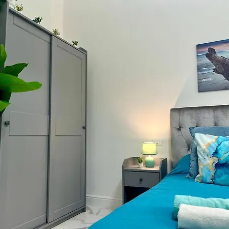 Atlantis - 100 Mt From The Beach Apartment *