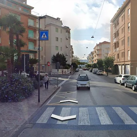 Atlantis - 100 Mt From The Beach * Alassio